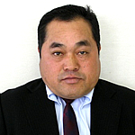 委員長 日下 正弘